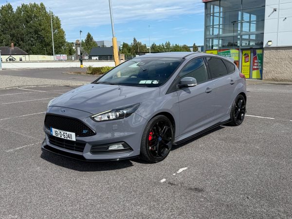 Ford Focus Hatchback, Diesel, 2016, Grey