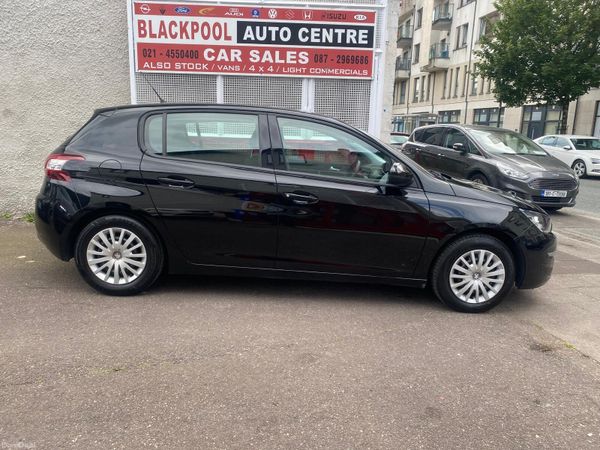 Peugeot 308 Hatchback, Petrol, 2015, Black