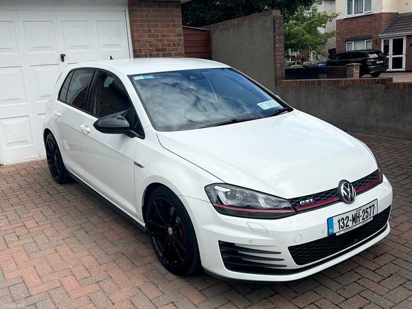Volkswagen Golf Hatchback, Petrol, 2013, White