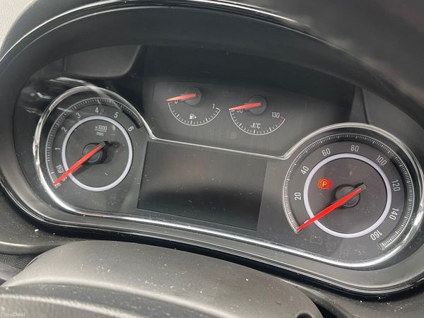 Vauxhall Insignia Hatchback, Diesel, 2014, Silver