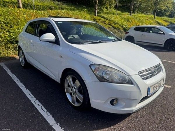 Kia Ceed Hatchback, Diesel, 2010, White
