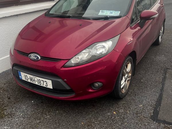 Ford Fiesta Hatchback, Petrol, 2010, Red