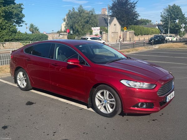 Ford Mondeo Hatchback, Diesel, 2016, Red