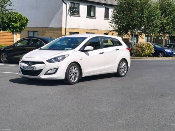 Hyundai i30 Estate/Jeep, Diesel, 2014, White