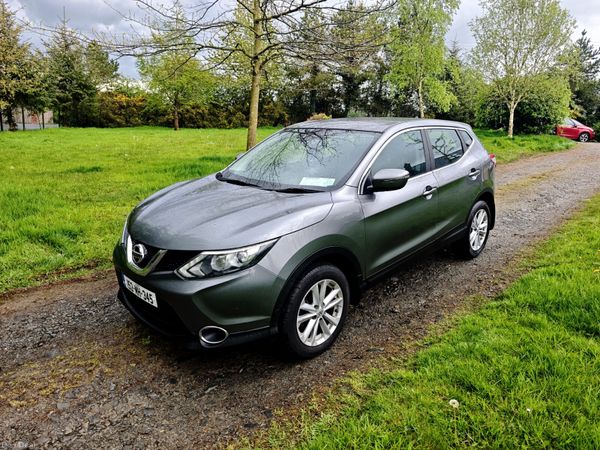 Nissan Qashqai Hatchback, Diesel, 2015, Grey