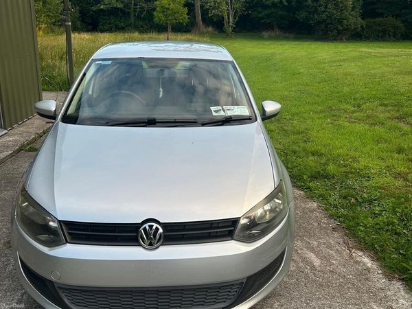 Volkswagen Polo Hatchback, Petrol, 2010, Silver