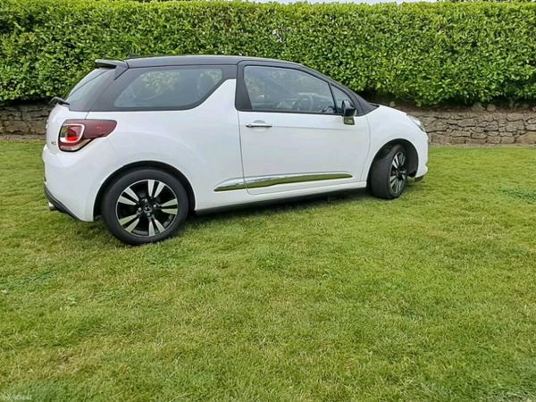DS Automobiles DS 3 Hatchback, Petrol, 2017, White