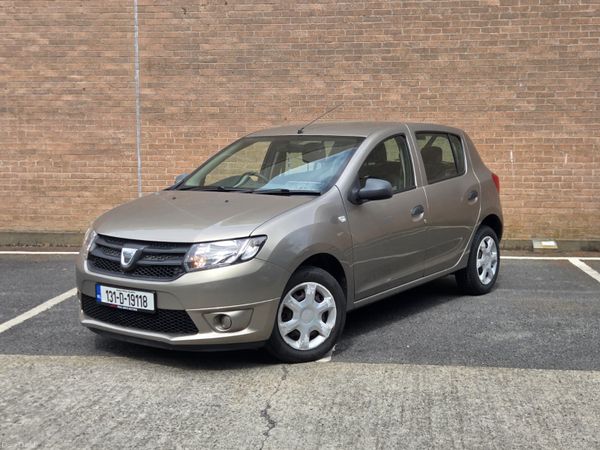 Dacia Sandero Hatchback, Petrol, 2013, Gold