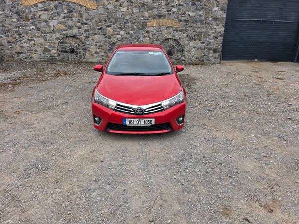 Toyota Corolla Saloon, Diesel, 2016, Red