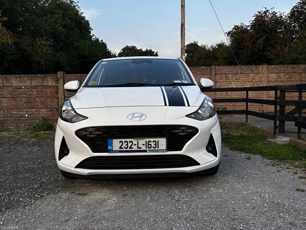 Hyundai i10 Hatchback, Petrol, 2023, White
