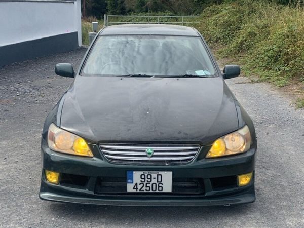 Lexus IS Saloon, Petrol, 1999, Green