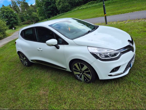Renault Clio Hatchback, Petrol, 2018, White