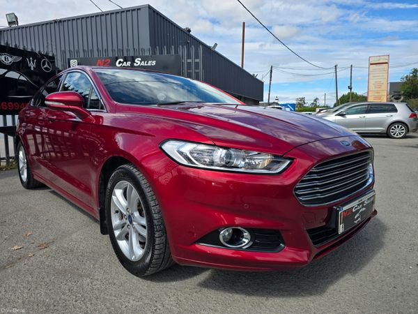 Ford Mondeo Hatchback, Diesel, 2017, Red