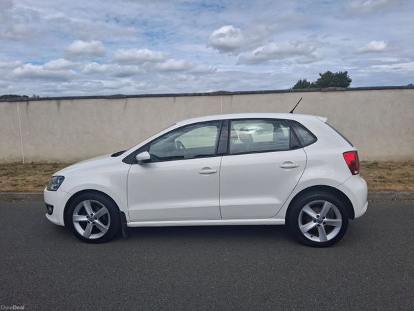 Volkswagen Polo Hatchback, Petrol, 2013, White