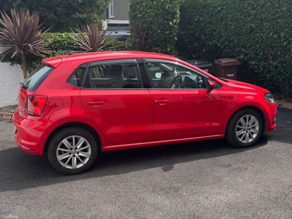 Volkswagen Polo Hatchback, Petrol, 2014, Red