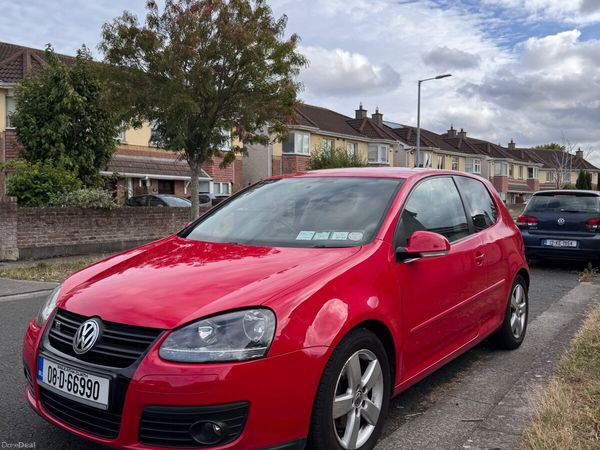 Volkswagen Golf Hatchback, Petrol, 2008, Red