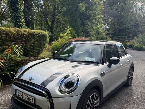 Mini Cooper Hatchback, Petrol, 2022, White