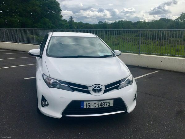 Toyota Auris Hatchback, Diesel, 2015, White