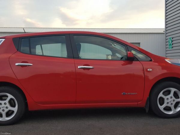 Nissan Leaf Hatchback, Electric, 2016, Red