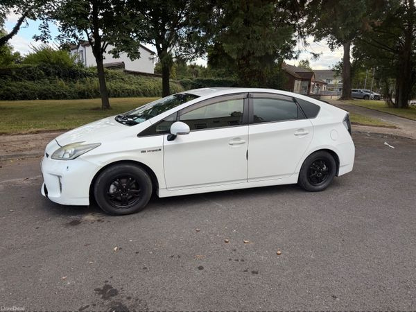 Toyota Prius Hatchback, Petrol Hybrid, 2015, White
