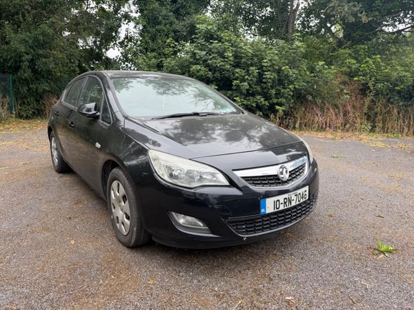 Vauxhall Astra Hatchback, Diesel, 2010, Black