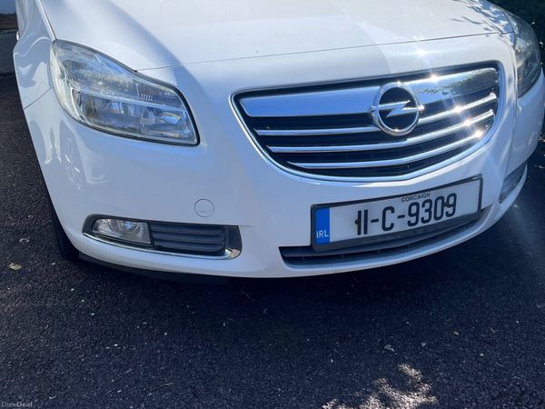 Opel Insignia Saloon, Diesel, 2011, White