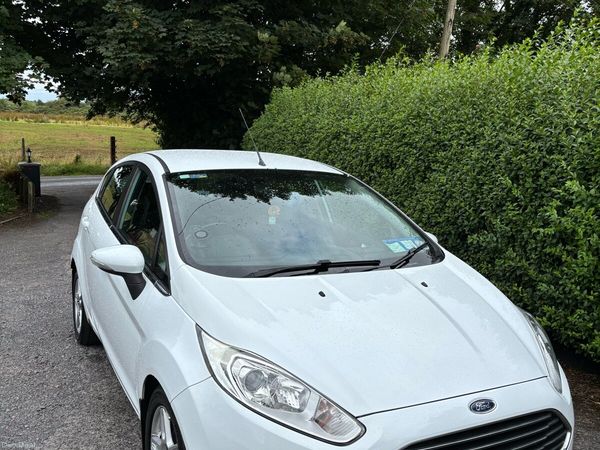 Ford Fiesta Hatchback, Petrol, 2013, White