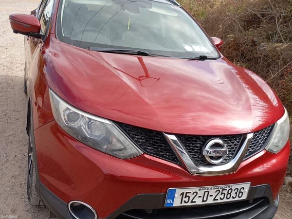Nissan Qashqai Hatchback, Petrol, 2015, Red