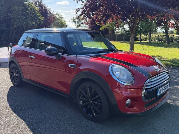 Mini Cooper Hatchback, Diesel, 2014, Red