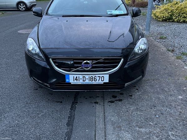 Volvo V40 Hatchback, Diesel, 2014, Black