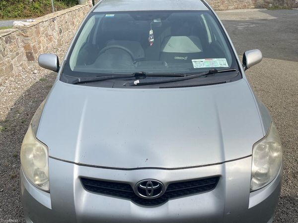 Toyota Auris Hatchback, Diesel, 2009, Silver