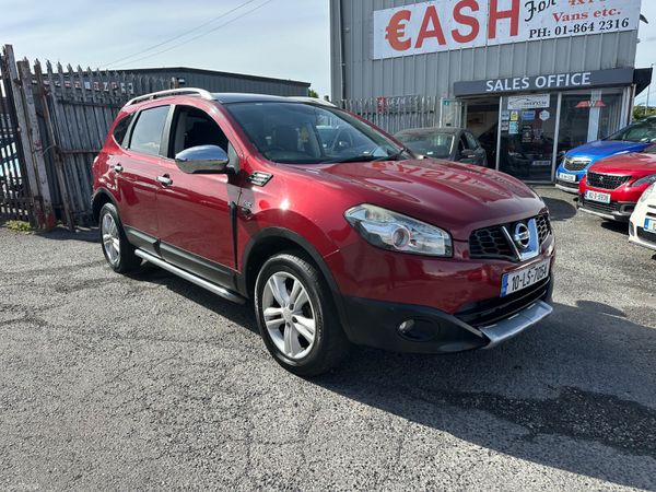Nissan Qashqai+2 MPV, Petrol, 2010, Red