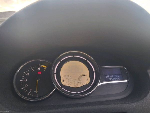 Renault Megane Hatchback, Petrol, 2009, Red