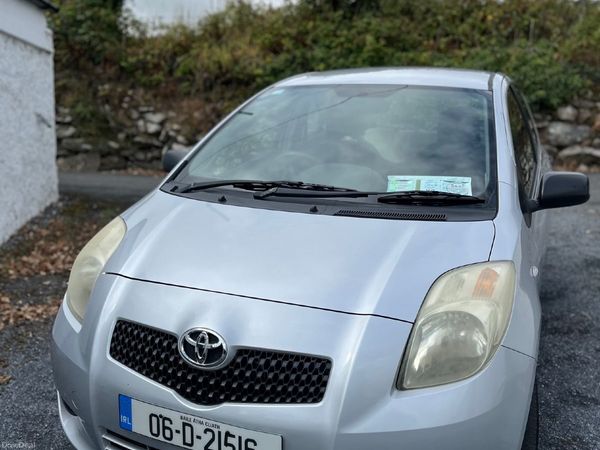 Toyota Yaris Hatchback, Petrol, 2006, Silver