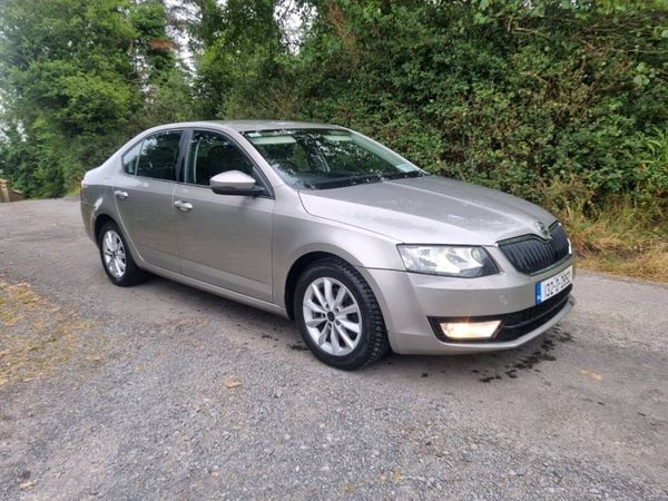 Skoda Octavia Saloon, Diesel, 2013, Beige