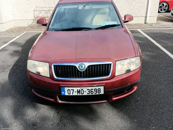 Skoda Superb Saloon, Diesel, 2007, Red