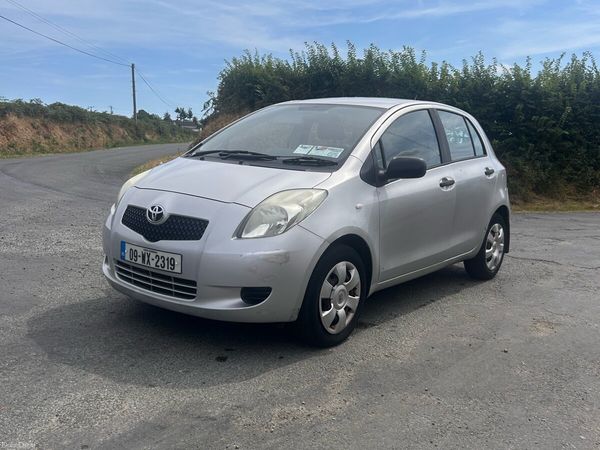 Toyota Yaris Hatchback, Petrol, 2009, Silver