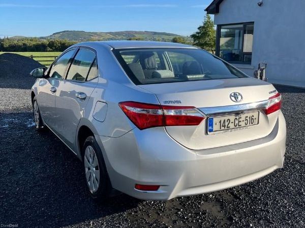 Toyota Corolla Saloon, Diesel, 2014, Silver