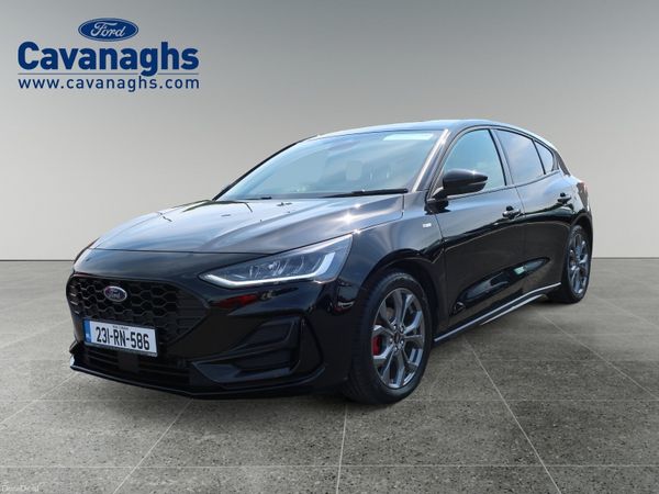 Ford Focus Hatchback, Petrol, 2023, Black