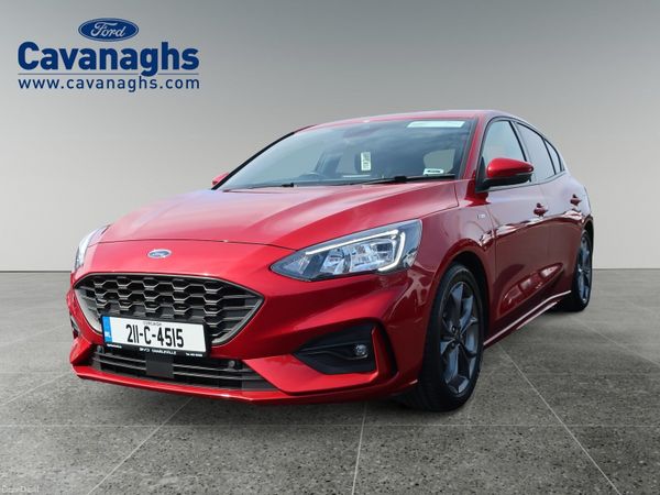 Ford Focus Hatchback, Petrol Hybrid, 2021, Red