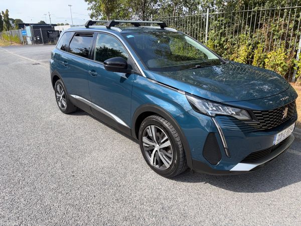 Peugeot 5008 MPV, Diesel, 2022, Blue