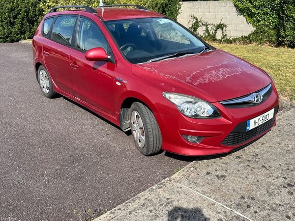 Hyundai i30 MPV, Diesel, 2011, Red