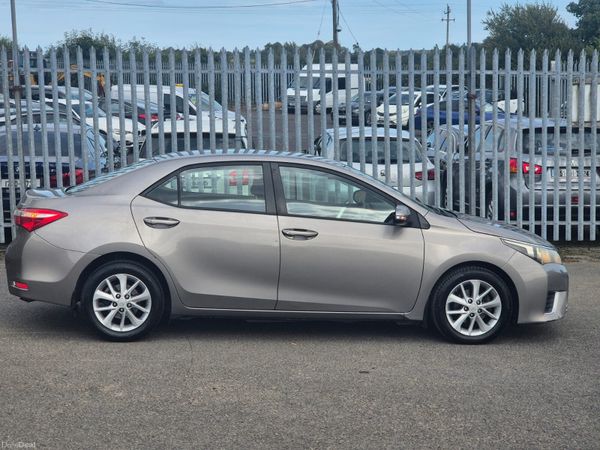 Toyota Corolla Saloon, Diesel, 2014, Grey