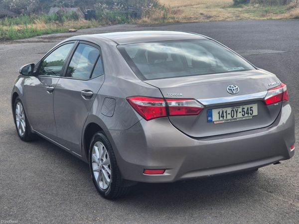Toyota Corolla Saloon, Diesel, 2014, Grey