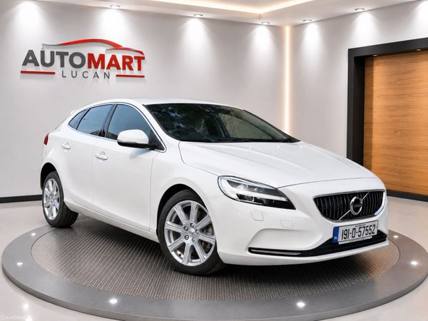 Volvo V40 Hatchback, Diesel, 2019, White