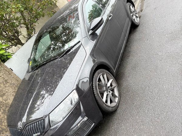 Skoda Octavia Saloon, Diesel, 2015, Black