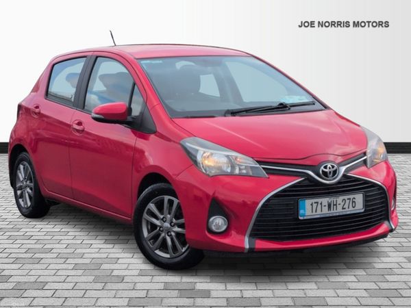 Toyota Yaris Hatchback, Petrol, 2017, Red