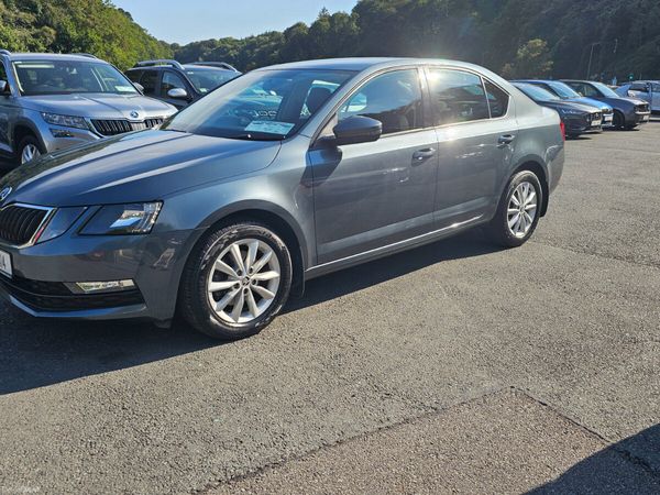 Skoda Octavia Saloon, Petrol, 2019, Grey