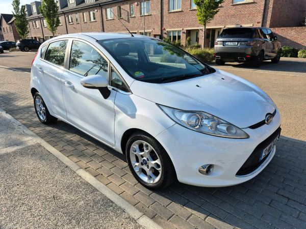 Ford Fiesta Hatchback, Petrol, 2012, White