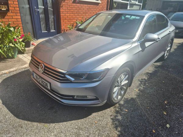 Volkswagen Passat Saloon, Diesel, 2019, Silver